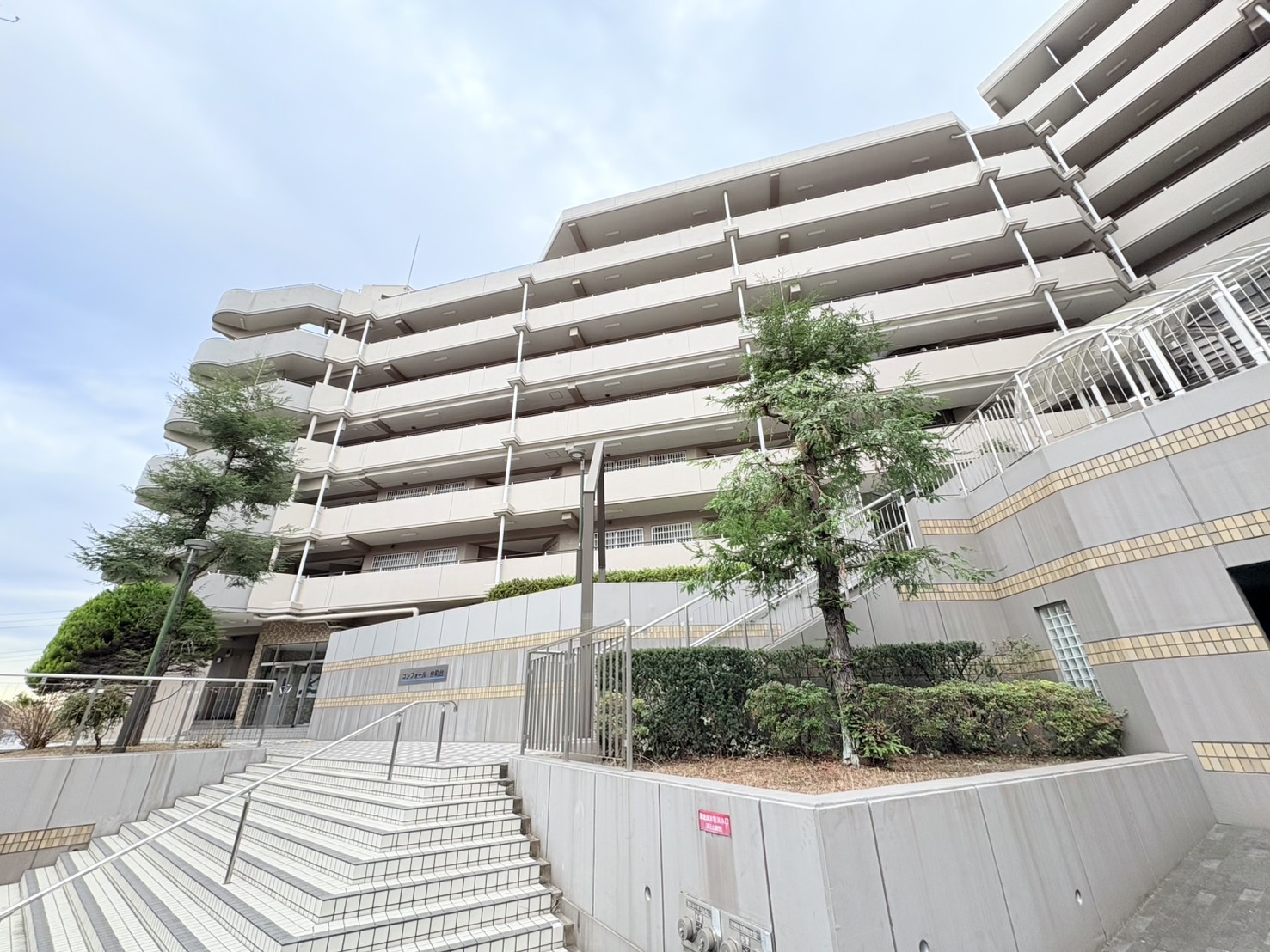 港北ニュータウン コンフォール仲町台>外観②