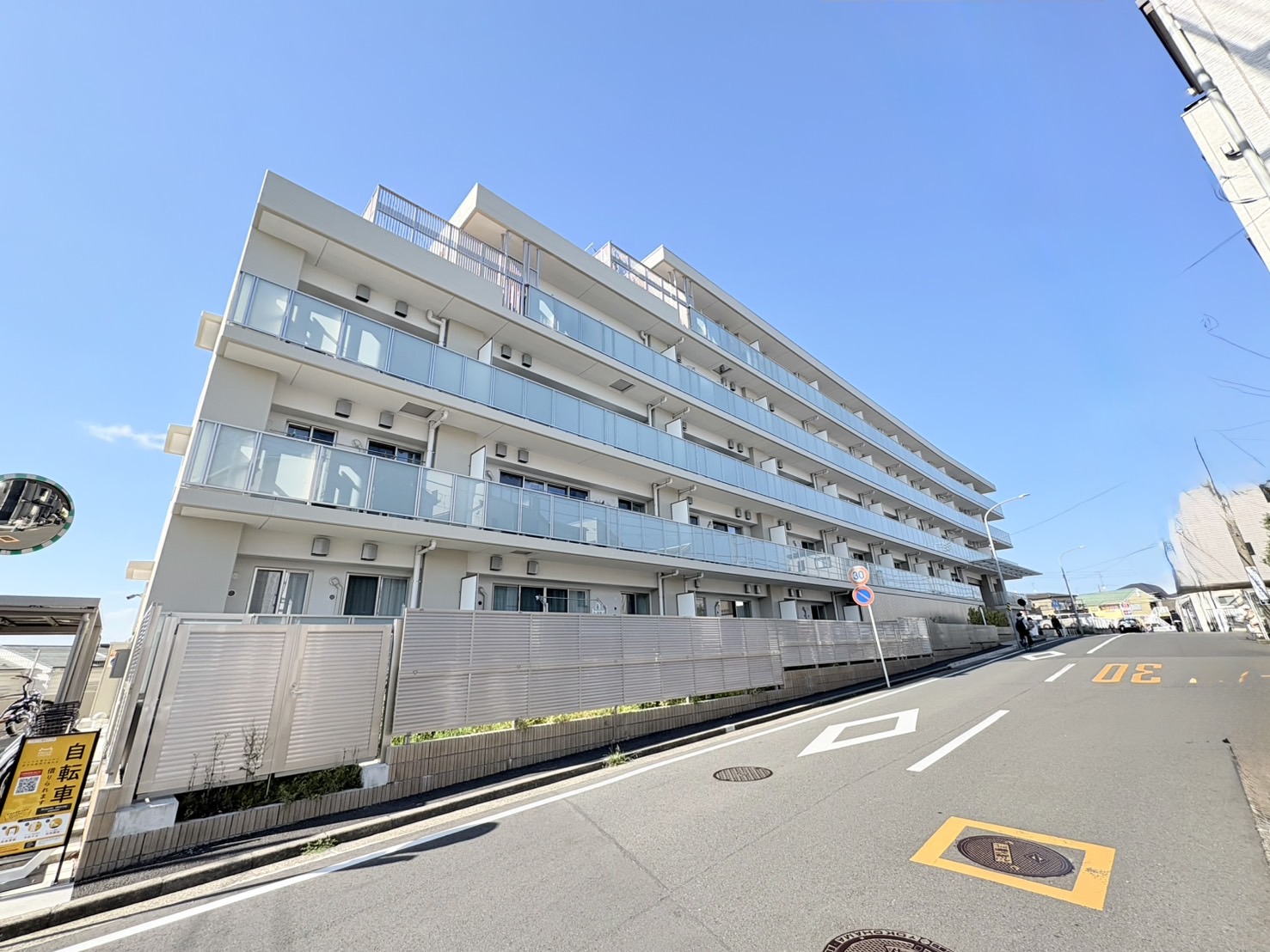 フロール横浜三ツ沢>外観