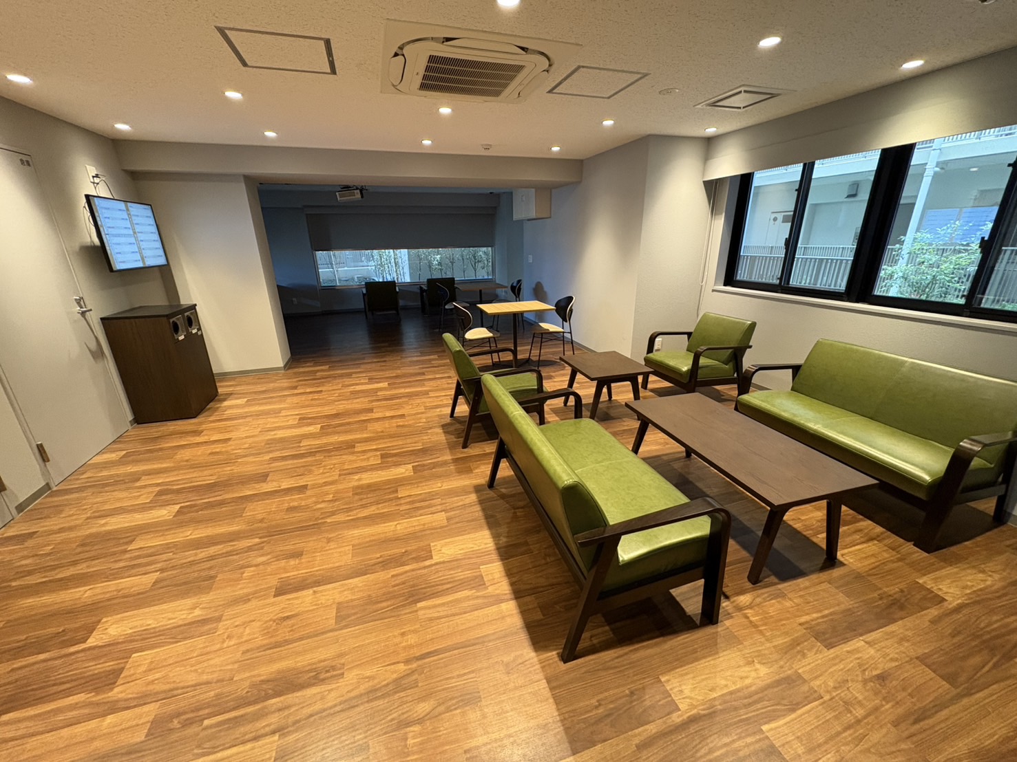 フロール横浜三ツ沢>シェアラウンジ