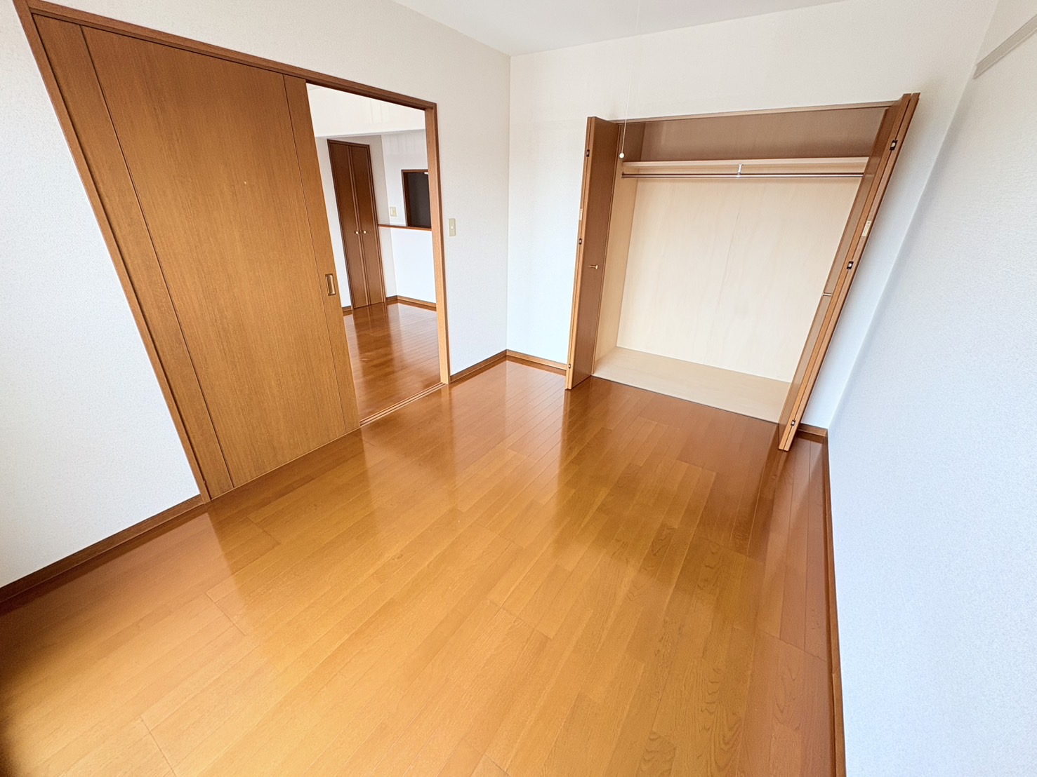 ランドロードU＞洋室①