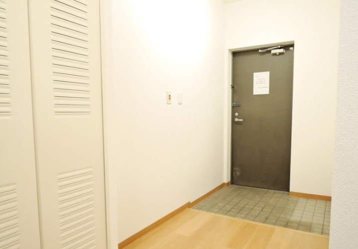 ルリエ横浜長者町＞玄関
