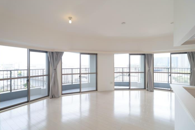 アルテ横浜＞リビングダイニング