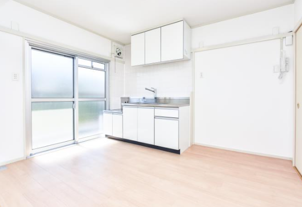 寝屋川団地＞ダイニングキッチン