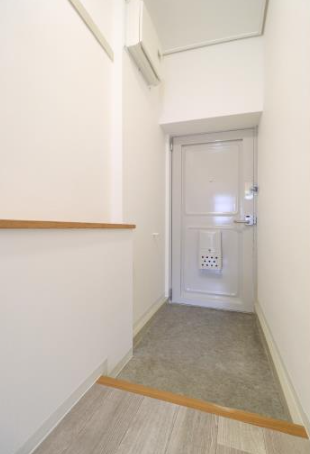 千里桃山台団地>玄関