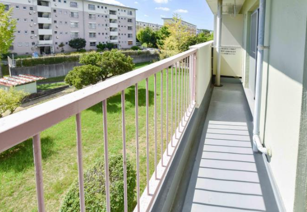 鶴山台団地＞バルコニー
