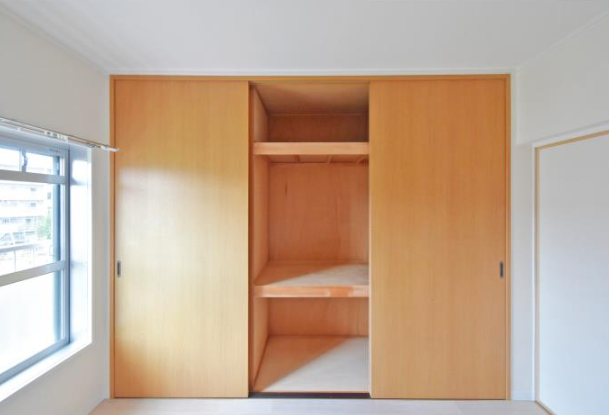 東豊中第2団地＞洋室収納