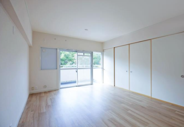 泉北鴨谷台三丁団地>リビングダイニング