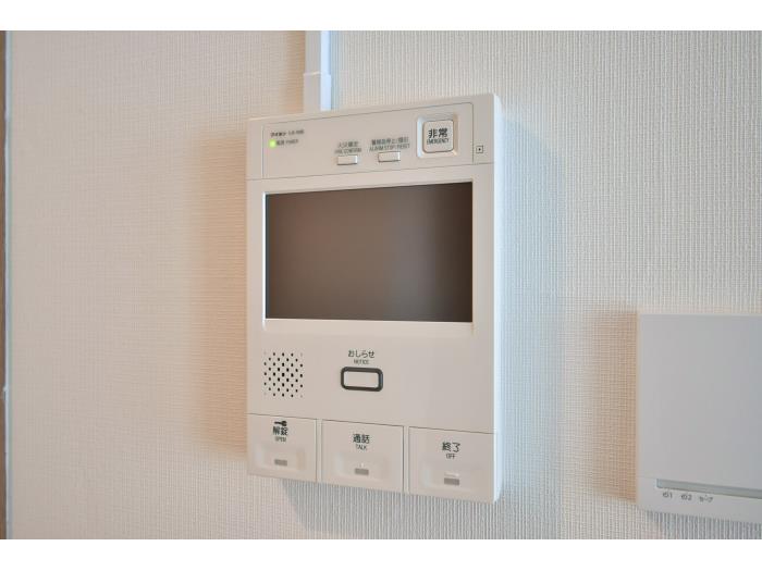 アーバンラフレ虹ヶ丘中＞モニター付きインターホン