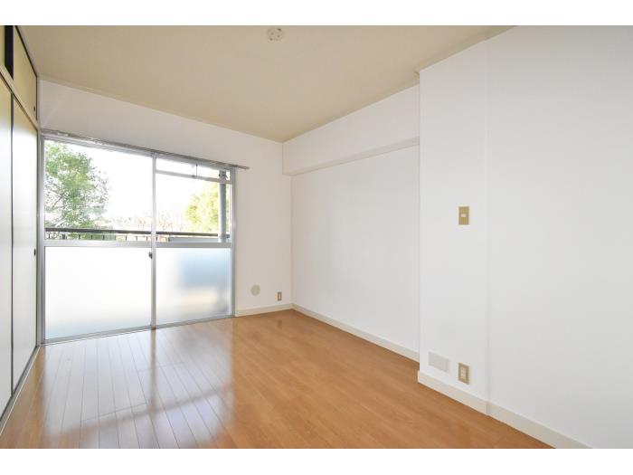 岩成台西団地>洋室