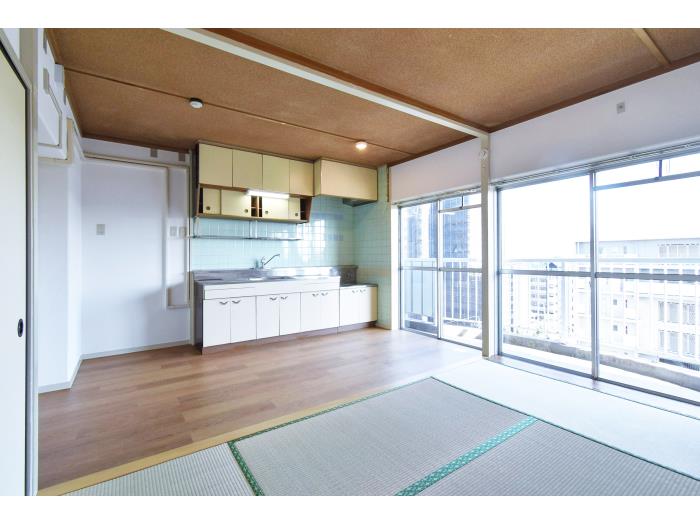 国分団地＞ダイニングキッチン