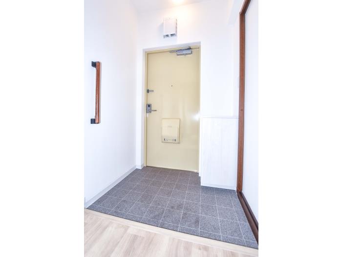 HAT神戸・灘の浜＞玄関