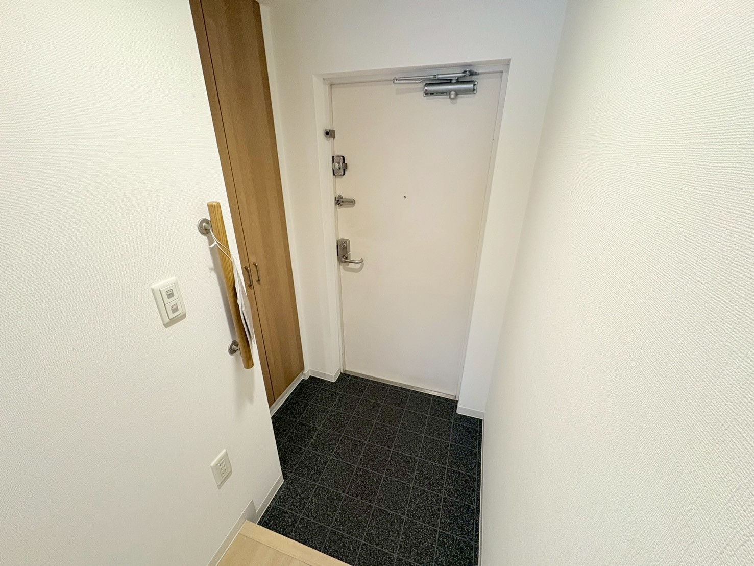 アートヒル高根台>玄関