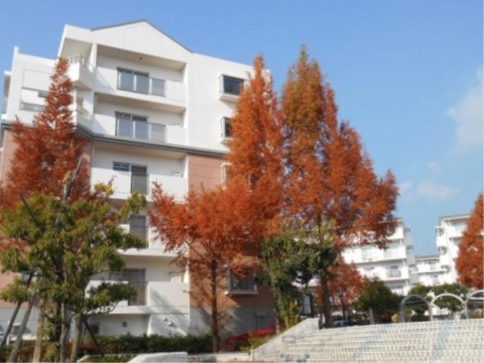 高槻・阿武山六番街>外観③