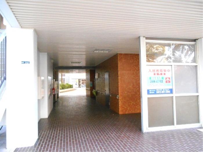 東門真団地>エントランス