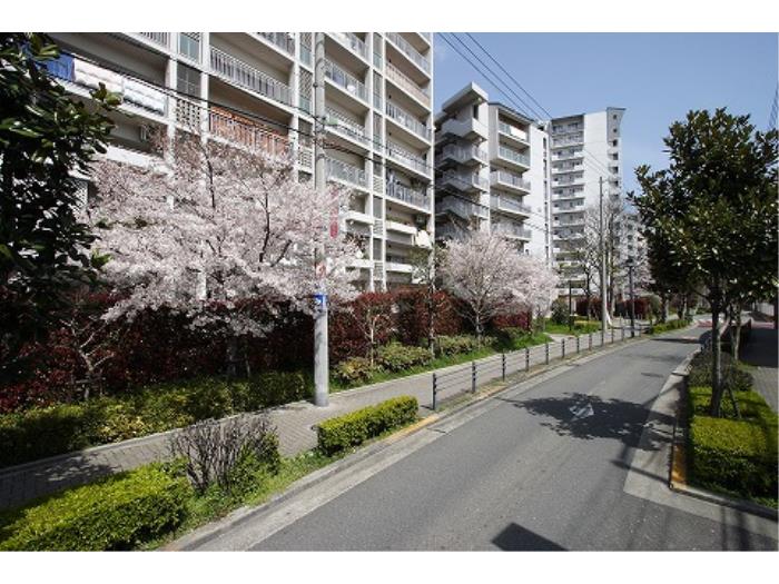 プロムナーデ関目>敷地内