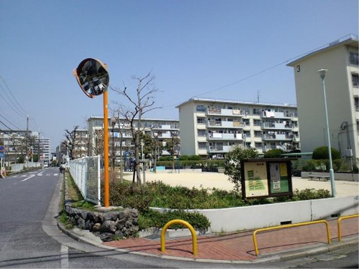 敷地内2