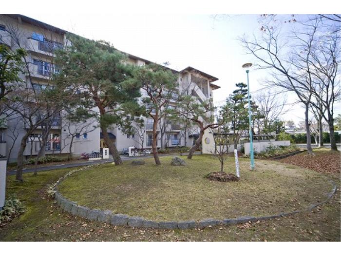花園団地＞敷地内５