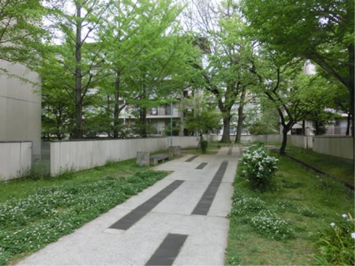 花園団地＞敷地内３