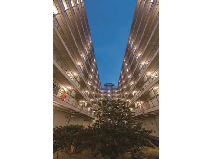 郡山駅前団地＞夜間・外観