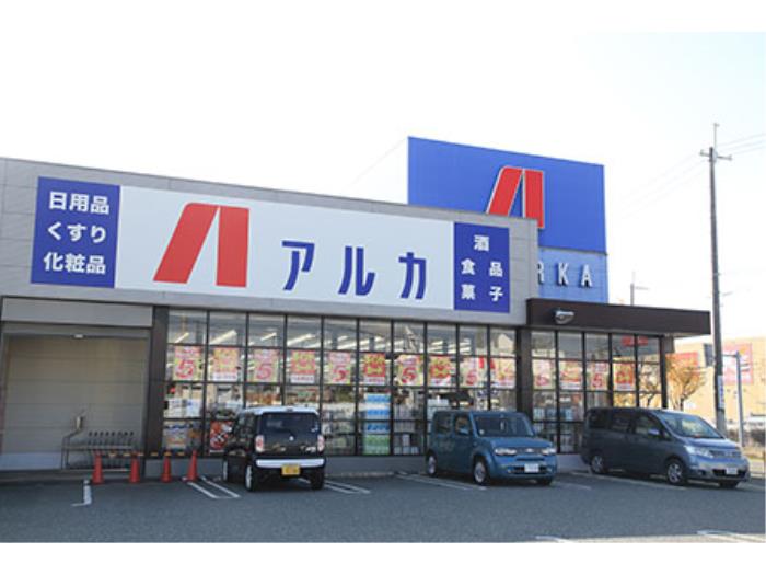 広い駐車場にも関わらず、常に車が詰まっている人気店