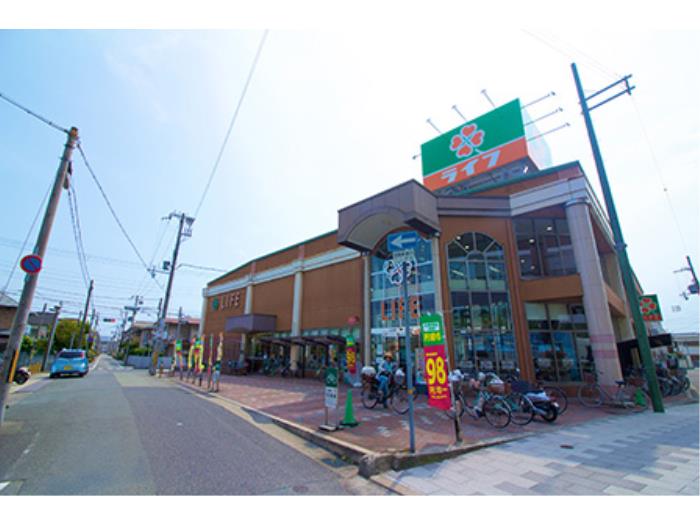 「ライフ武庫川店」/徒歩約5分(約370m)