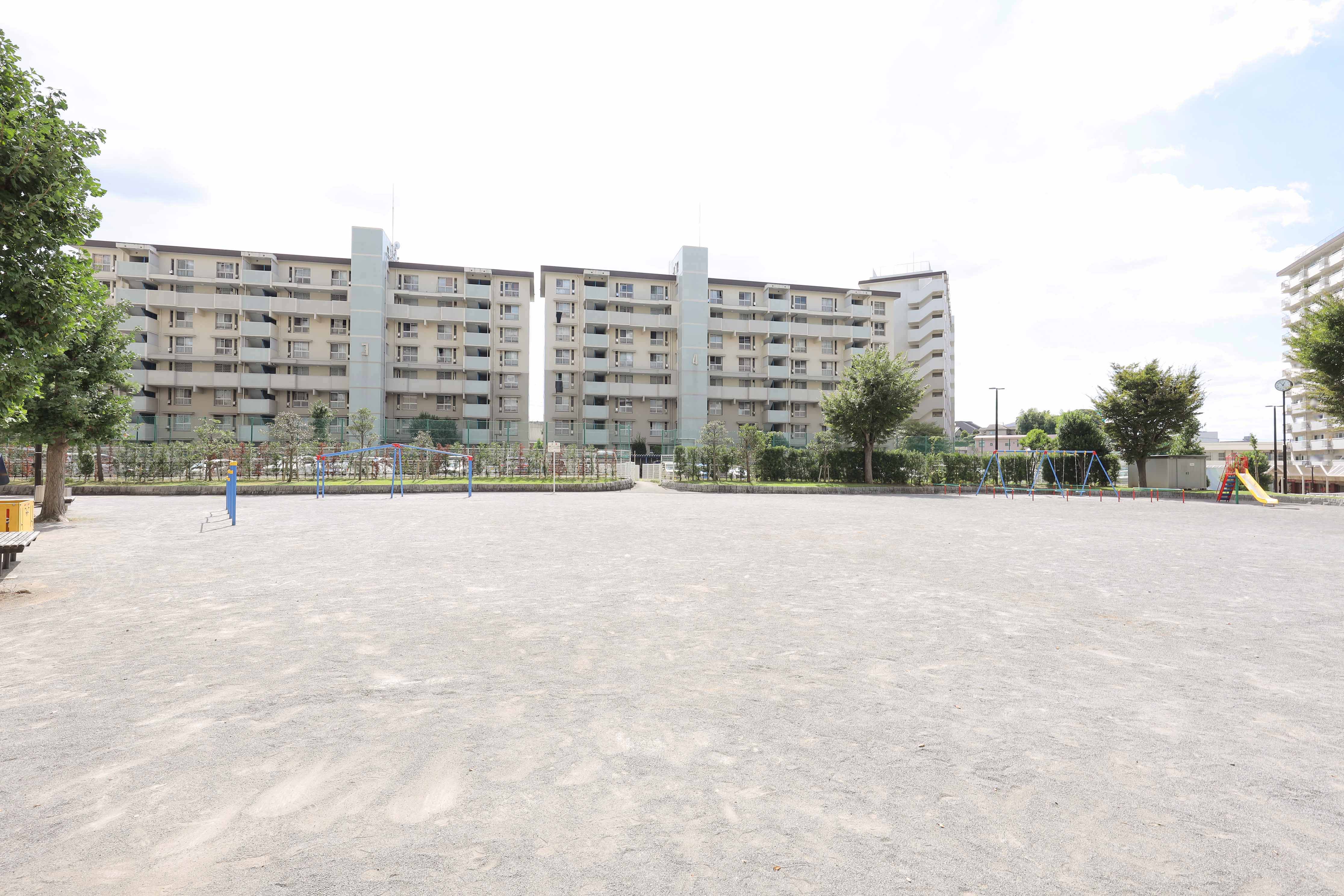 野菊野団地>敷地内広場