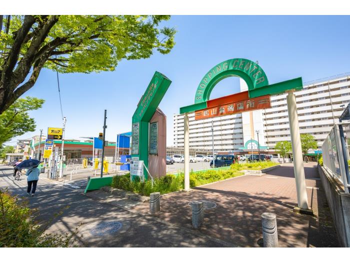 鶴山台団地>敷地内