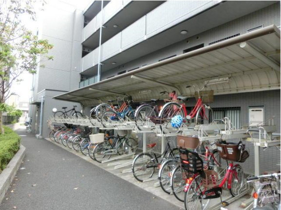 クレスト フジ>駐輪場
