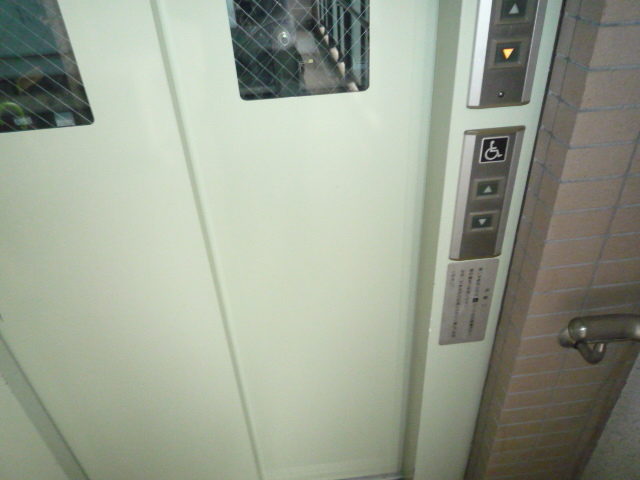 ウィング20＞エレベーター