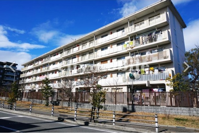鳴海外観②